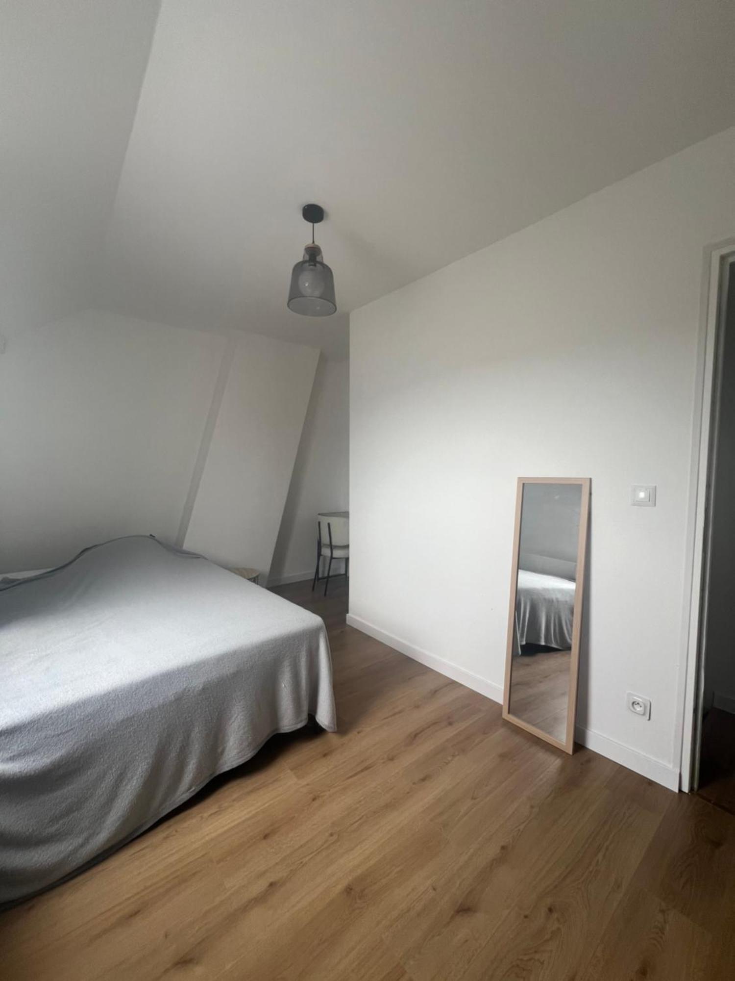 Jolie Chambre Dans Maison Renovee, Beautifull Room In Shared House Roubaix Kültér fotó